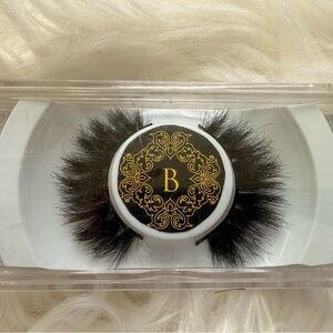 Luxurious Eyelashes - Boss beauty